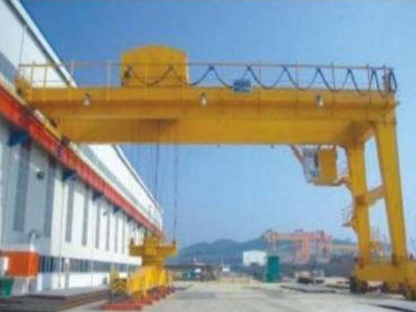 双梁半门式起重机