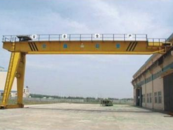 双梁半门式起重机